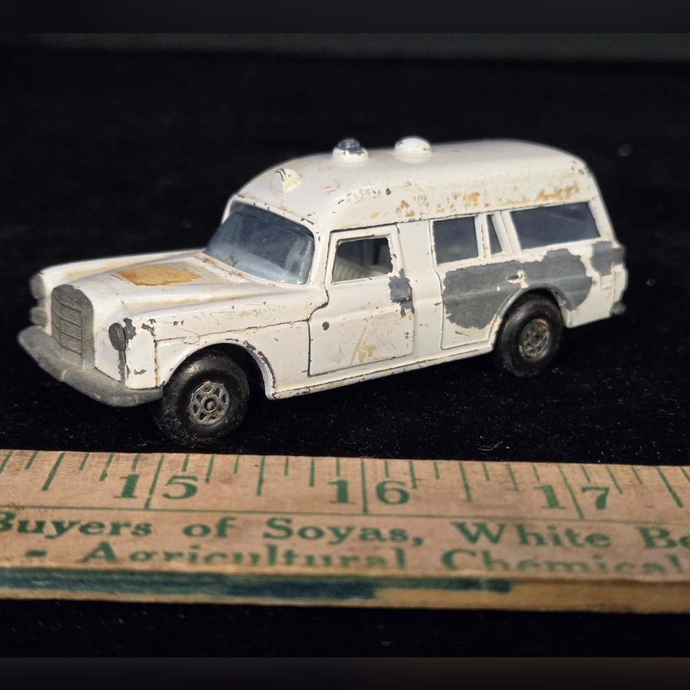 Vintage Matchbox Speed Kings K-26 Mercedes-Benz Ambulance